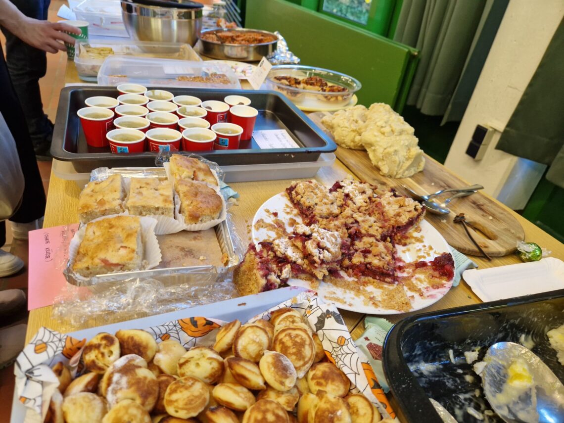 dreieins Grundschule Aachen Sommerfest Buffet