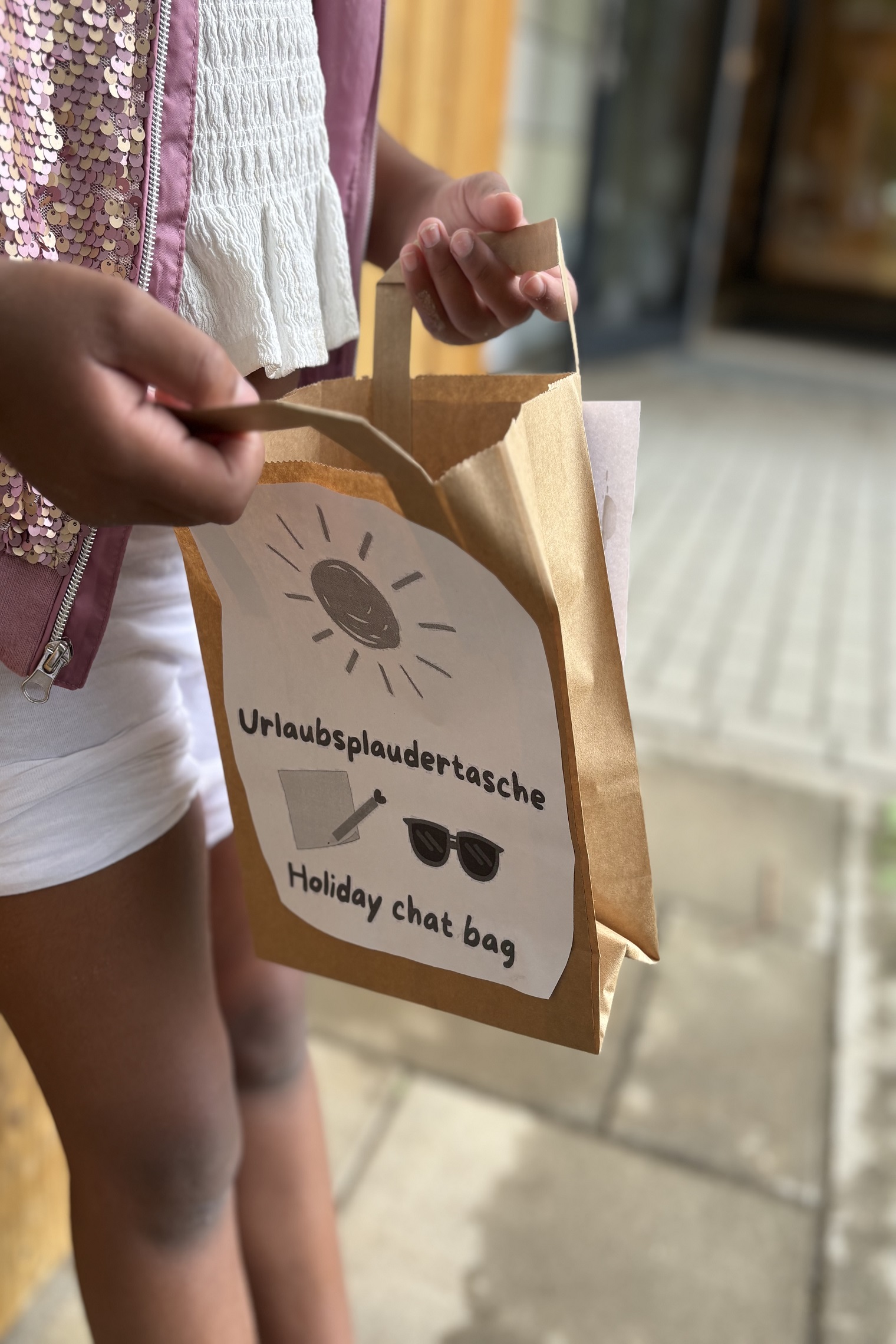 dreieins bilinguale Kindertagesstätte Berlin-Kaulsdorf – Urlaubsplaudertasche zum Sammeln von Momenten dreieins bilinguale Kindertagesstätte Berlin-Kaulsdorf – Urlaubsplaudertasche zum Sammeln von Momenten