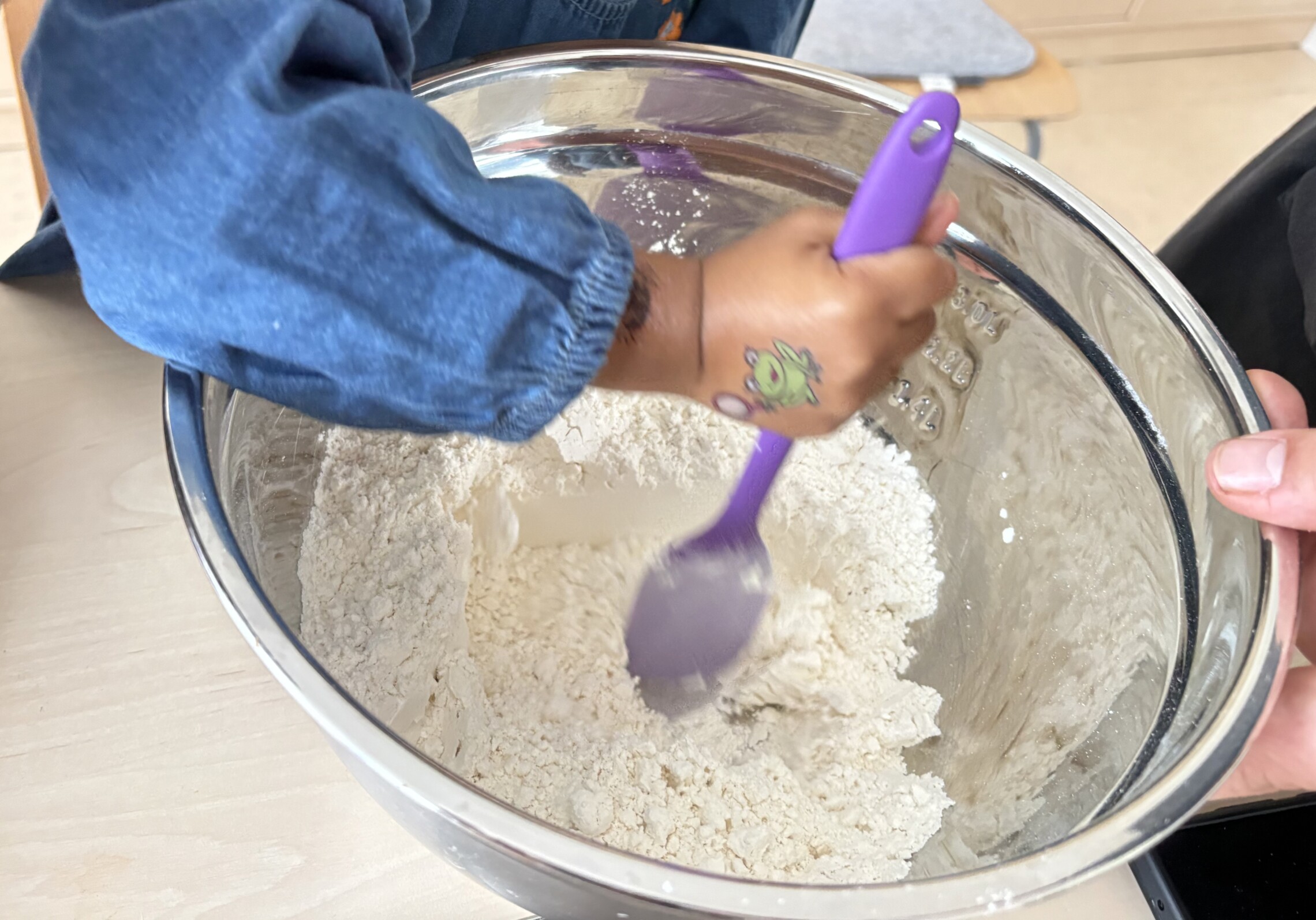 die Zutaten verruehren