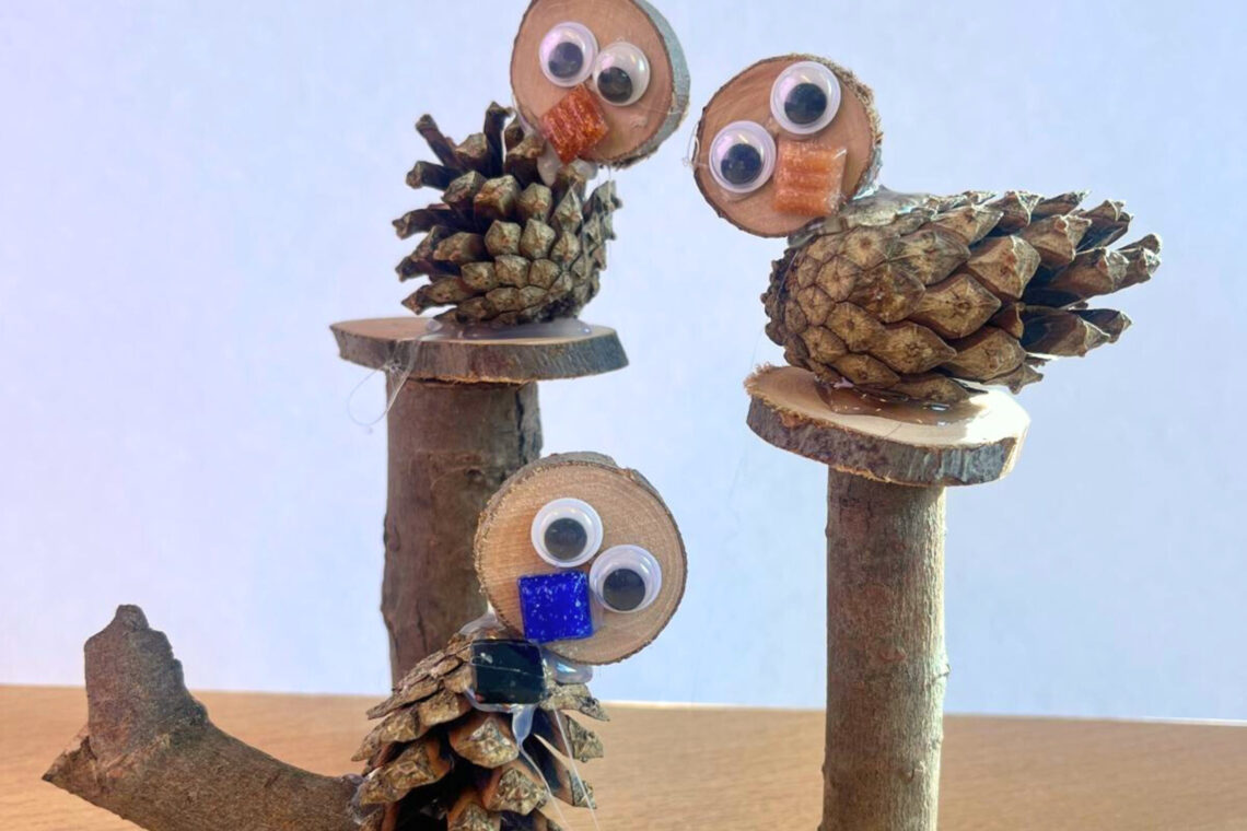 dreieins Grundschule Berlin-Kaulsdorf - Fantasievolle Eulen aus Holz