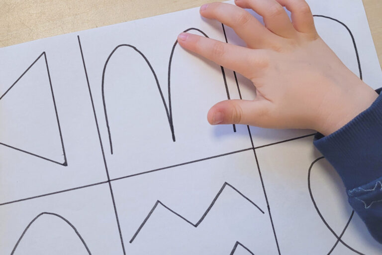 dreieins bilinguale Kindertagesstätte Berlin-Kaulsdorf – Graphomotorische Übungen zur Schreibentwicklung