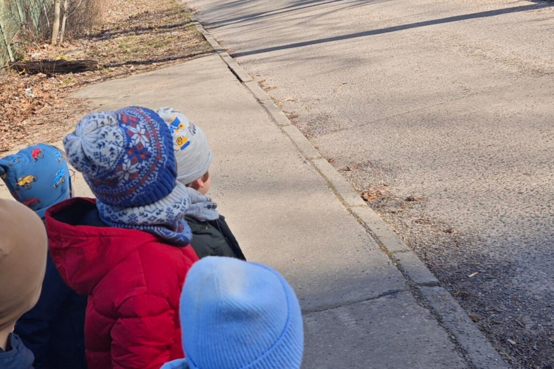 dreieins bilinguale Kindertagesstätte Berlin-Kaulsdorf – Sicher unterwegs im Straßenverkehr
