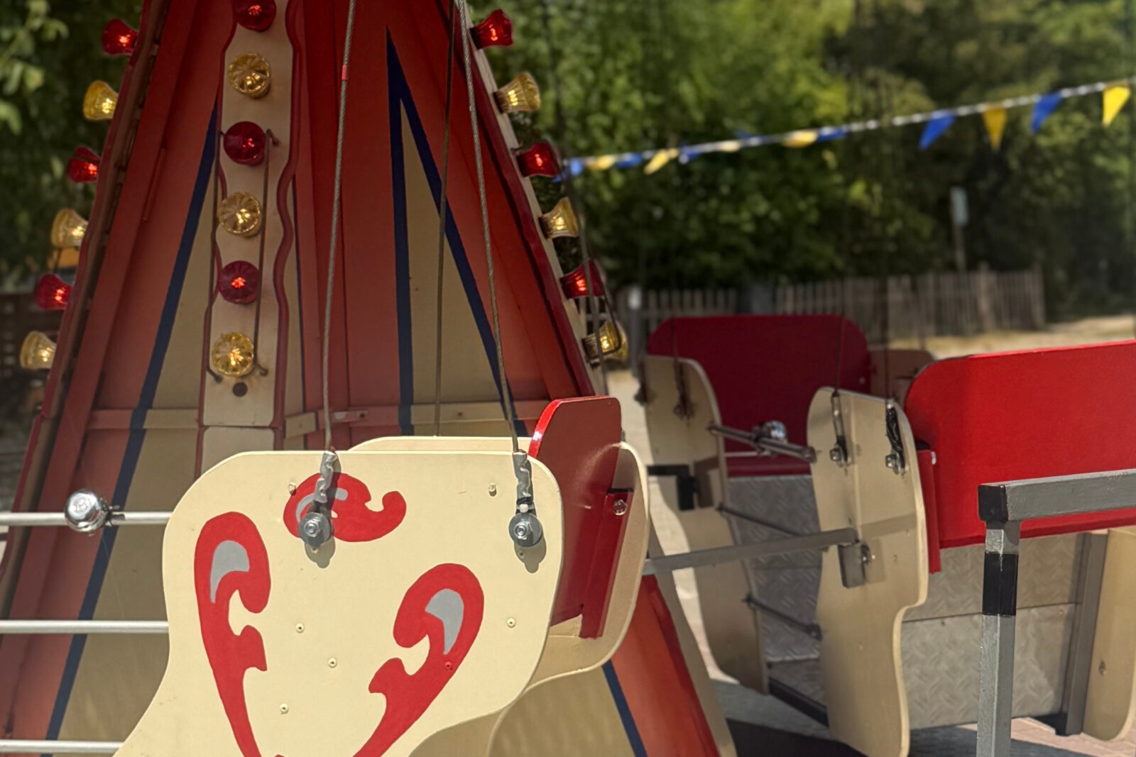dreieins Kindertagesstätte Berlin-Kaulsdorf - Karussell auf dem Sommerfest