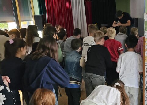 dreieins Grundschule Pankow - Literaturwoche - Autorenlesung Begrüßung