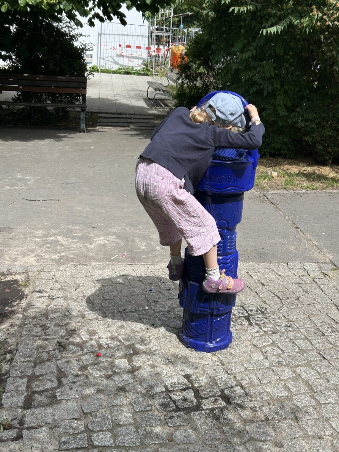 dreieins Grundschule Pankow Wandertag Wasserspender Mahlerspielplatz