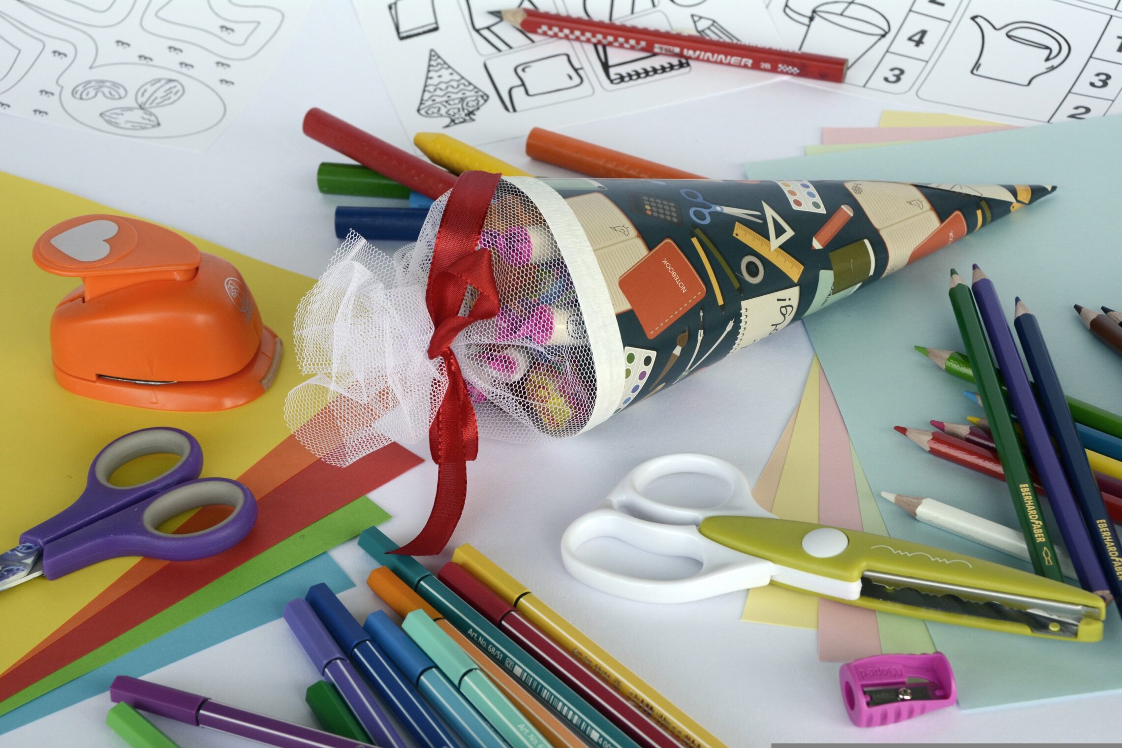 dreieins Grundschule Einschulung 2026 - Schultüte und Arbeitsmaterial